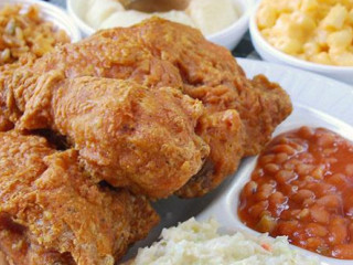 Gus's World Famous Fried Chicken