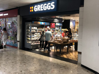 Greggs Pentagon Shopping