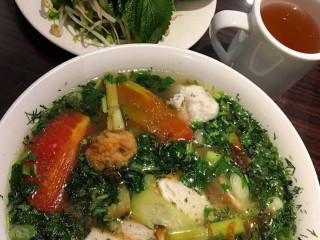 Bun Cha Ca Hoang Yen Vietnamese & Canadian Cuisine