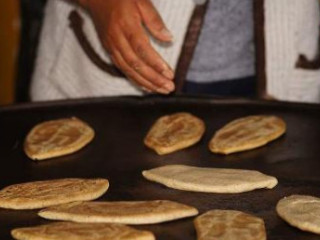 Barbacoa Y Tortillas De Comal. Casa Rivero Ramirez