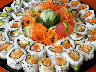 Rolls Sushi Salad
