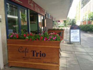 Cafe Trio