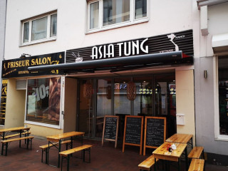 Asia Tung's Hamburg
