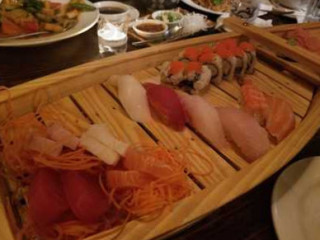 Jieyi Sushi Asian Cuisine