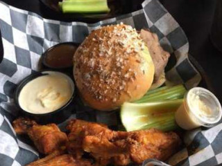 Duff's Famous Wings In Orchard Park
