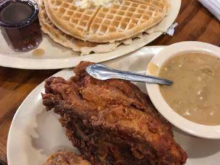 Roscoe's Chicken Waffles Pasadena