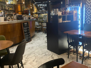 Le Cafe Parisien