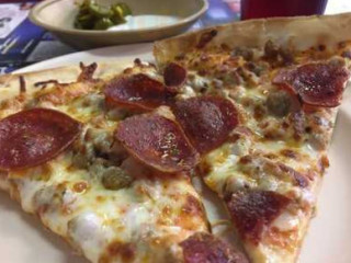 Larry's Pizza-downtown
