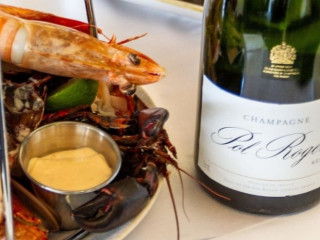 (a) Lure Champagne Seafood