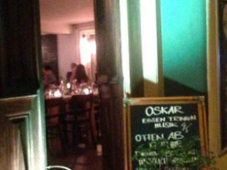 Oskar Restaurant & Bar