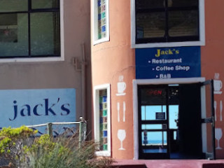 Jack's And Sea View Inn