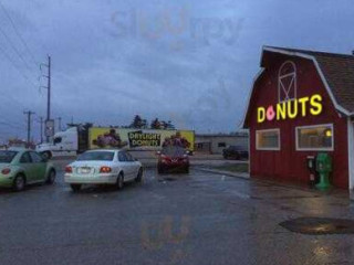 62 Hwy Daylight Donuts Delivery
