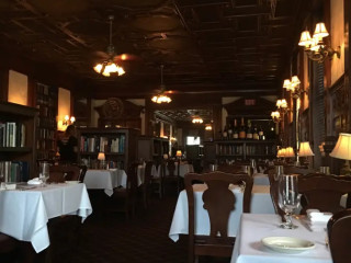 Library Restaurant At The Rockingham House