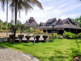 The Zuri Kumarakom, Kerala Resort