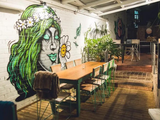 Zebra Green Cafe & Bar