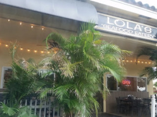 Lola's Seafood Eatery