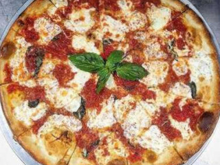 Basil Garden Pizza Of Brentwood
