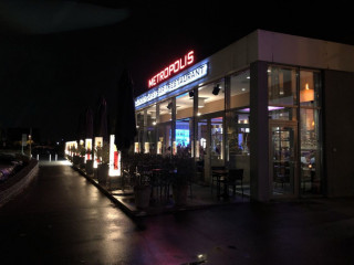 Metropolis Bar- Restaurante
