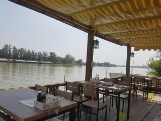 Khun Anan Riverfront-halal