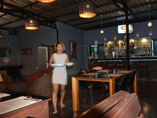 Chic Chill Cafe Restaurant Bar
