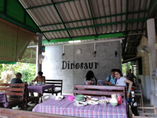 ร้านไดโนเสาร์