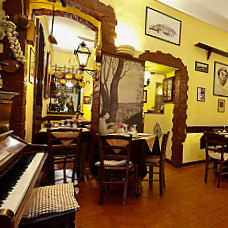 Taverna Ho La La