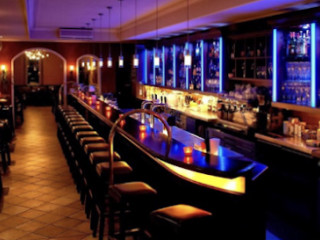 Balthasar Cafe, Lounge & Bar