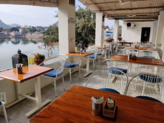 Cafe Lake View – Best Pizza And Multicuisine Top Coffee Cafe In Pushkar