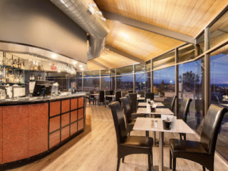 Skyline Restaurant And Bar