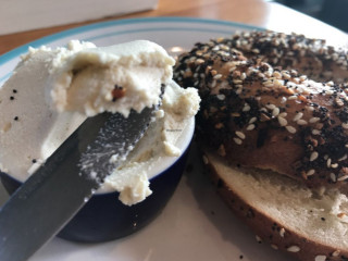 Hank's Bagels