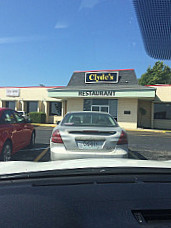 Clyde's Resturant