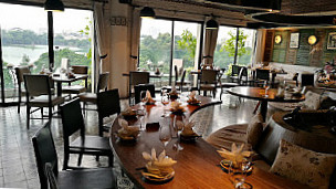 Avalon Cafe Lounge