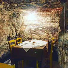 La Grotta, Traditional Cuisine And Pizzeria
