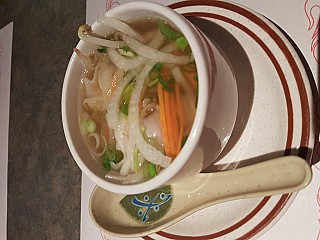 Thai Noodles & Sushi