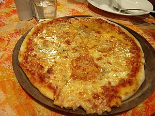 Giovanni's Da Tita. Pizzas n Pasta.