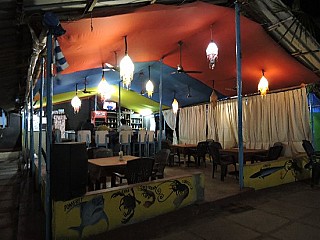 Cajis Place, Bar & Restaurant
