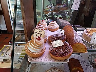 Montmartre French Patisserie