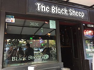 The Black Sheep Pub & Lodge