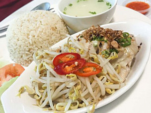 Moozhi Chicken Rice Mǔ Zi Yá Cài Jī
