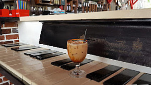 Piano Cocktail Gastro Pub