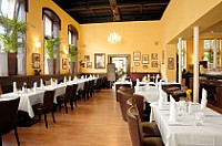 Mezzo Restaurant & Bar