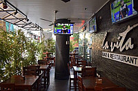 La Vita Bar & Restaurant