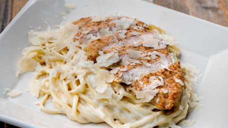 Chicken Alfredo Pasta Family-Style Meal