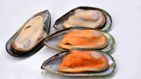 C7. Green Mussels (1/2 Lb.