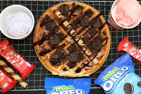 Oreo Waffle With Ice Cream