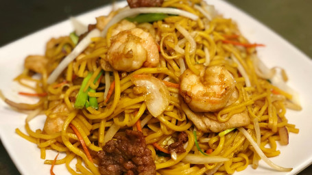 5. Combination Chow Mein