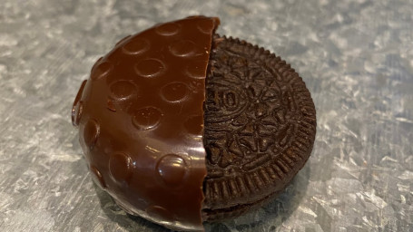 Chocolate-Dipped Oreo Cookie
