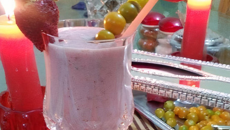 2. Strawberry Smoothie