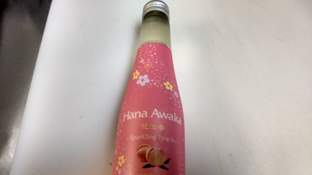 Hana Awaka Sparkling Sake Peach Flavor