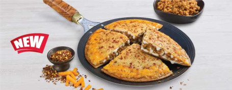 Pollo Keema Paratha Pizza